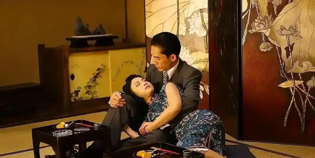 戛纳把汤唯16年前的《色，戒》拉出来AI修复成4K，这操作真让人倒胃口。这根本