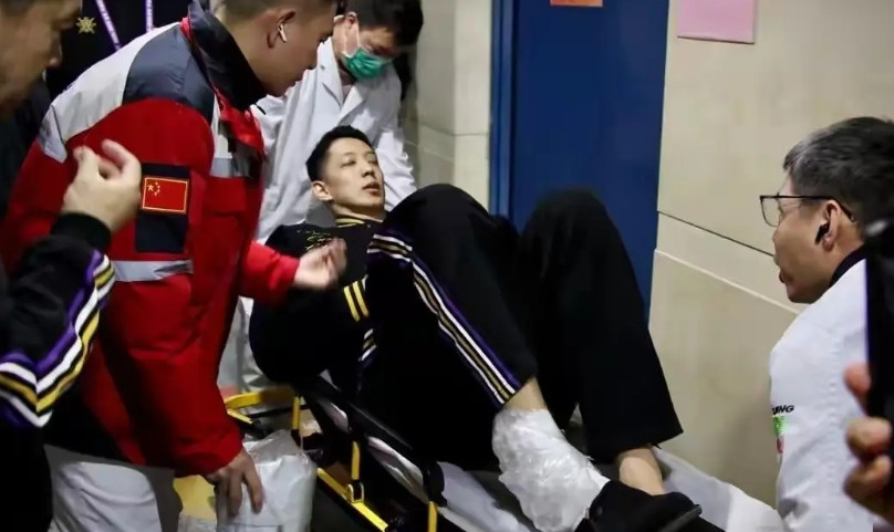 沈梓捷恐怕本赛季常规赛报销了。昨晚沈梓捷受伤后立即前去医院检查，不幸中的万幸脚踝