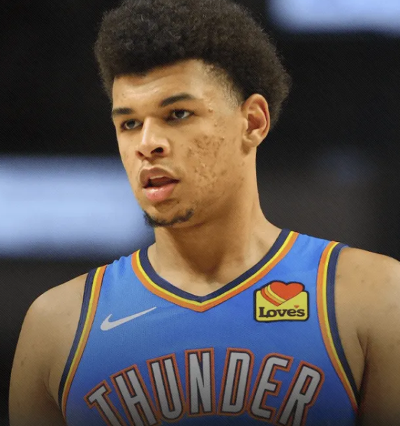 美媒BleacherReport发文报道了奥斯曼-吉昂在24小时内经历了三次交