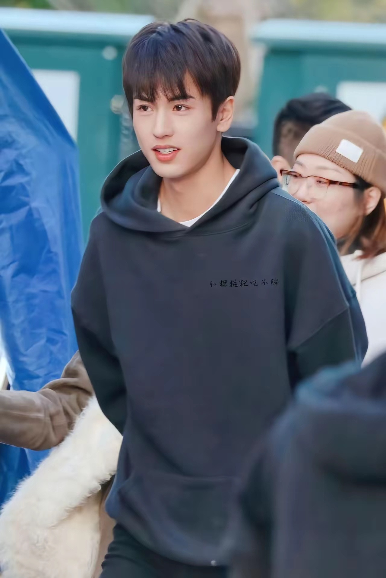 早期张凌赫唇红齿白，很有少年感。