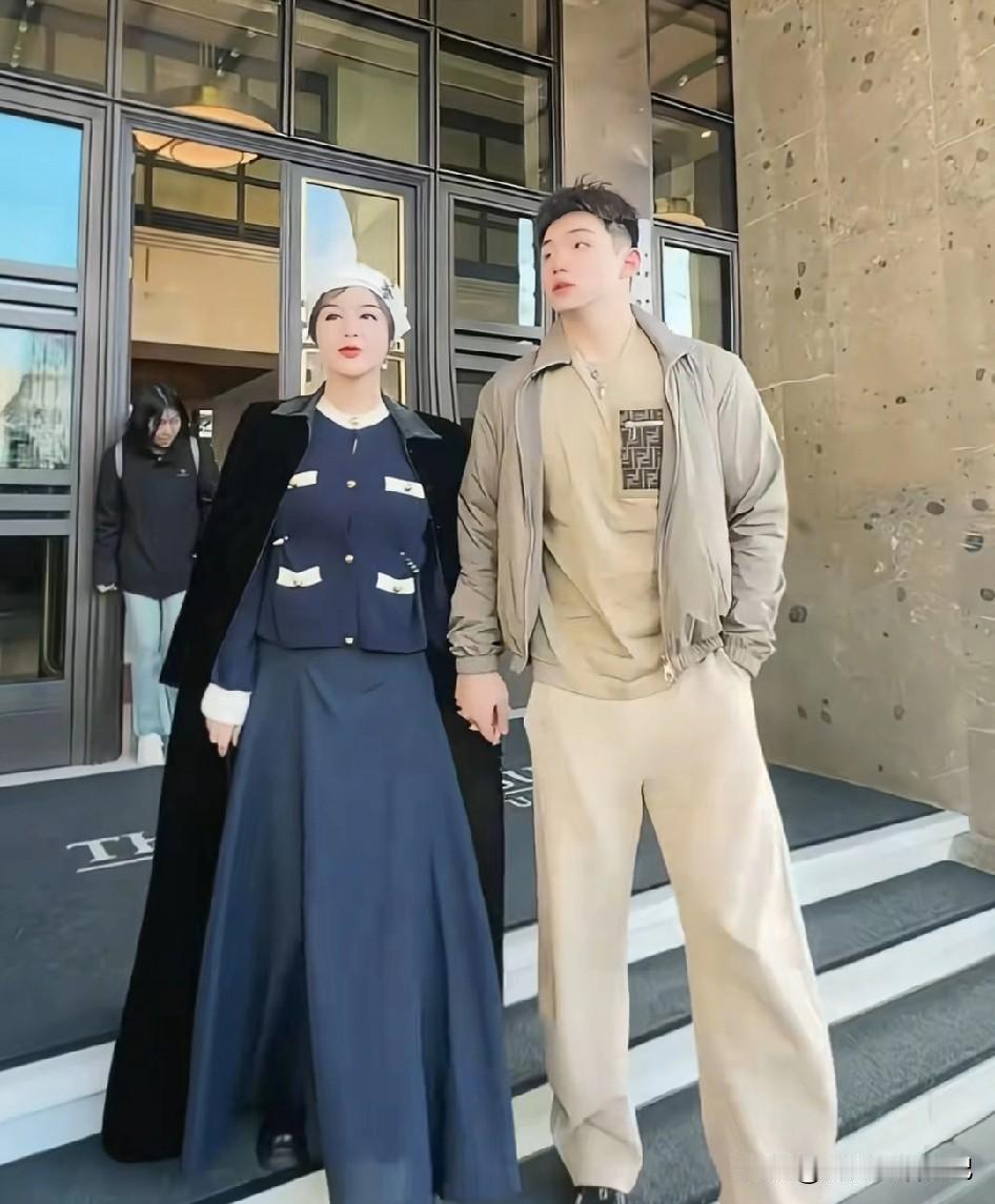 于文红私生活频频曝光于网络，误导青少年，平台不处理吗？于文红和第五个、第六个男