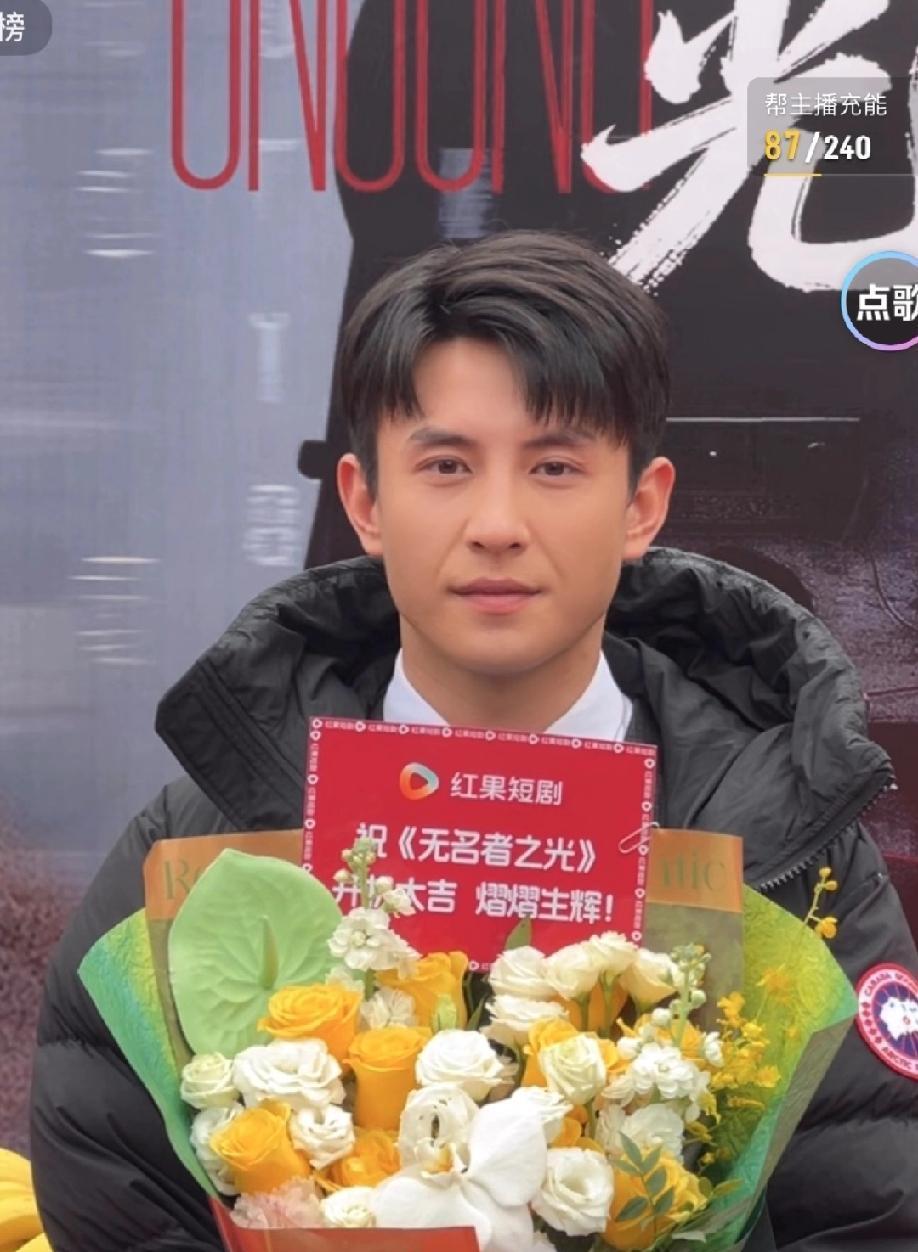 短剧行业正在被AI血洗，成本直接砍掉80%。我朋友的公司刚裁掉一半编剧和后期，