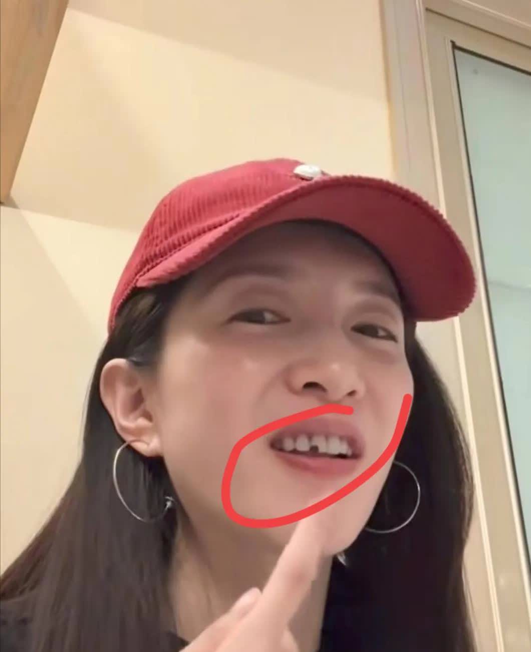 江疏影说我现在太难了，吃个火锅都要被说。前两天，江疏影和