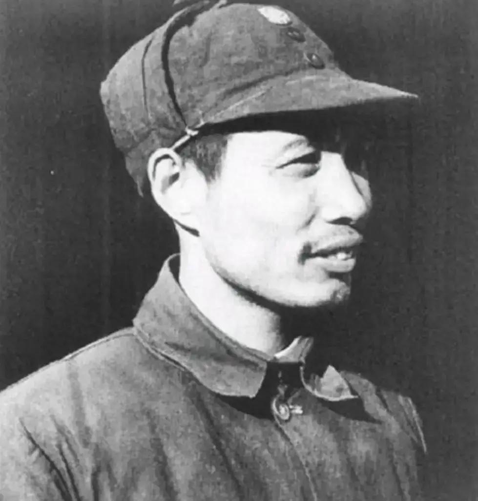他卸任副总长后，以为要就此退休：结果又受到军委重用，级别还越来越高1955年