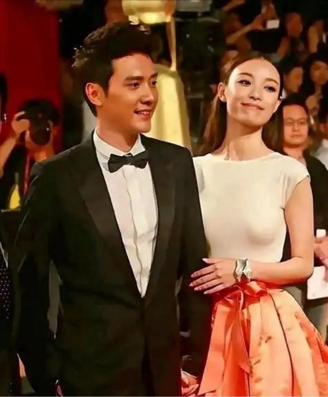 2012年，24岁的倪妮爱上了34岁的冯绍峰，两人同居3年，倪妮努力