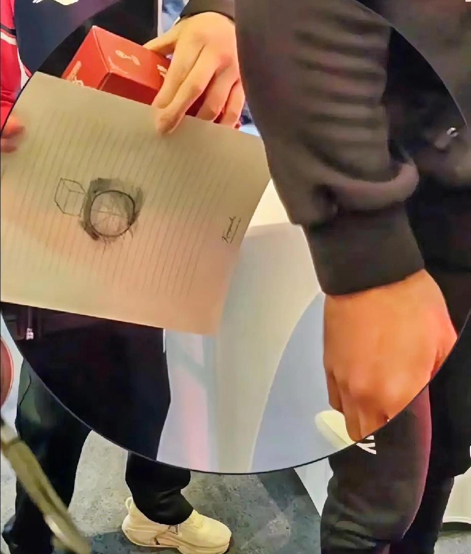 破案了破案了，终于知道大头在混团抽签时画的什么了。要不说王楚钦是北大才子，