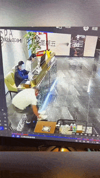 加钟的时候跟我说随便加，不差钱儿，完事给我整这一出，这年头，假大哥太多了！