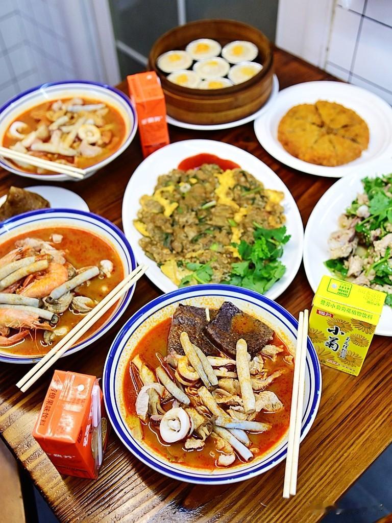 厦门沙茶面特色小吃哪家强，当然是八市正宗地道吃贡糖！[玫瑰]厦门沙茶面大名鼎