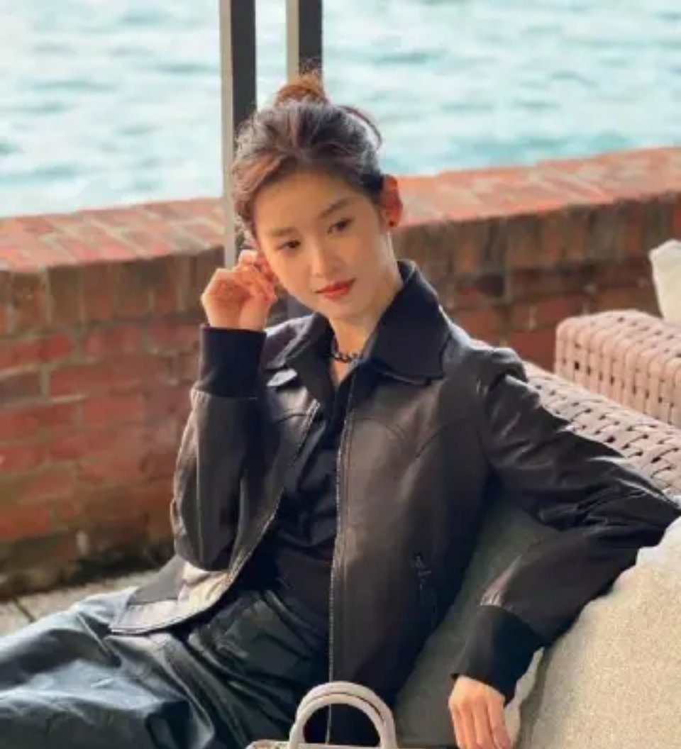 章泽天生活照都这么好看，不怪刘强东那么喜欢她。
