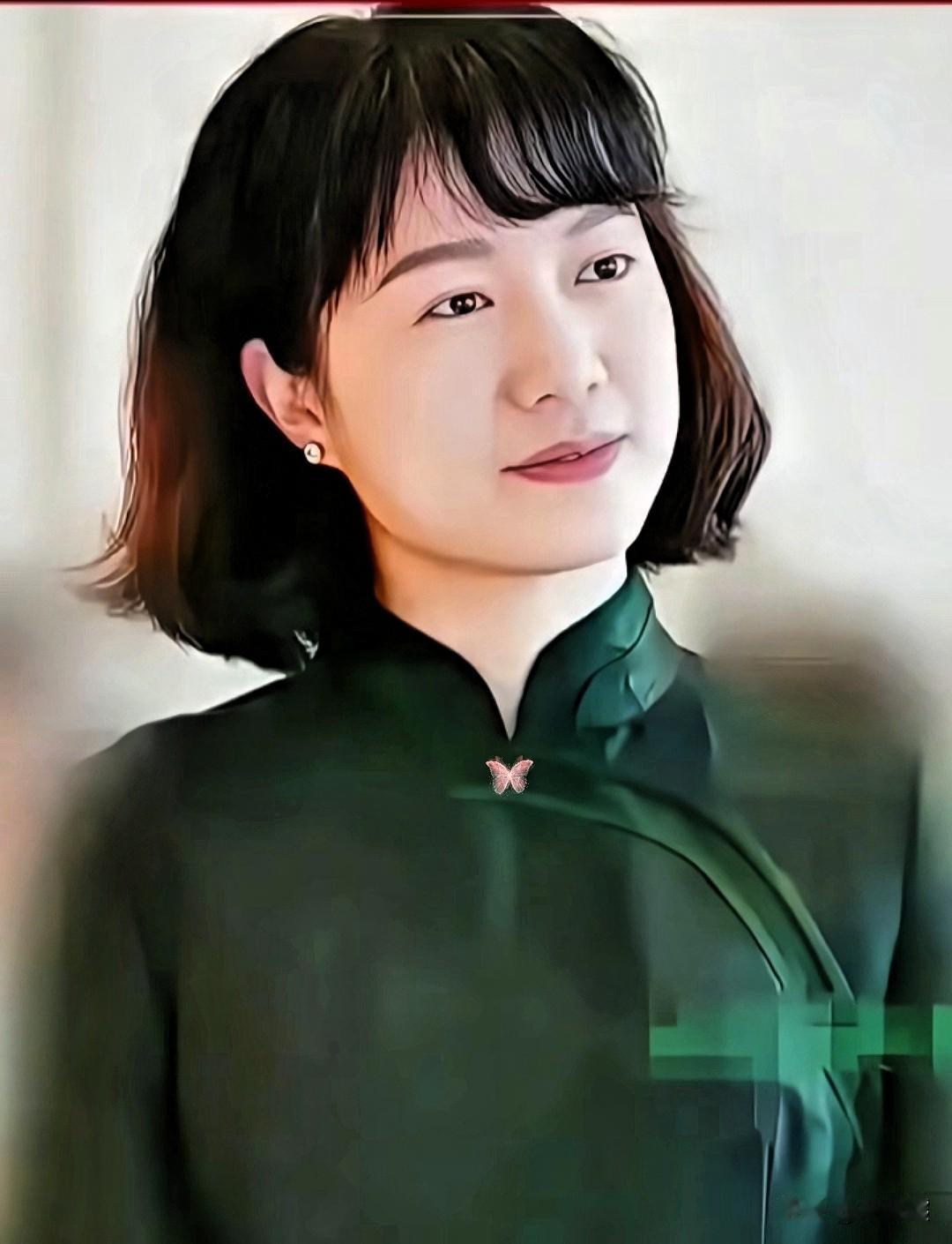 提醒大家一句，别被眼前的表象骗了，翁帆的可不仅仅只是杨振宁的妻子，她还藏着一