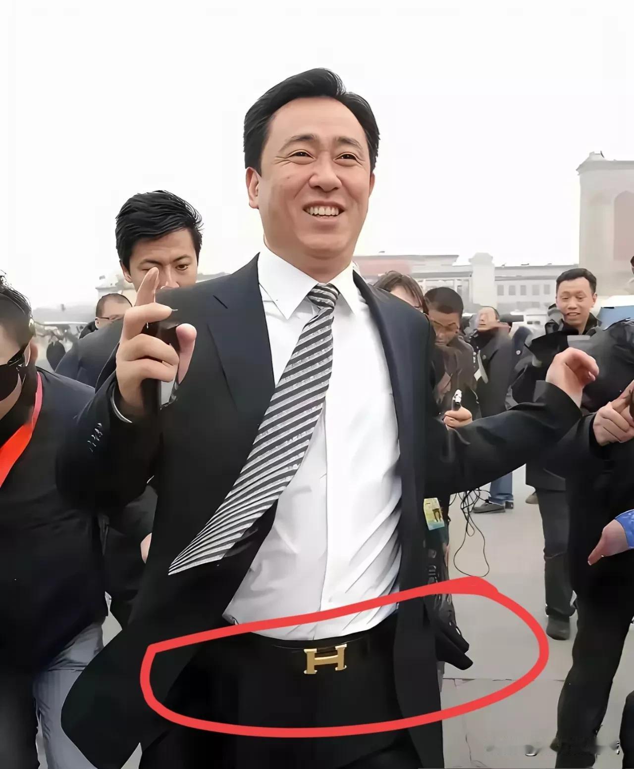 皮带断了：许家印布鞋破了：宗庆后袈裟肥了：释永信………………还有哪些离谱