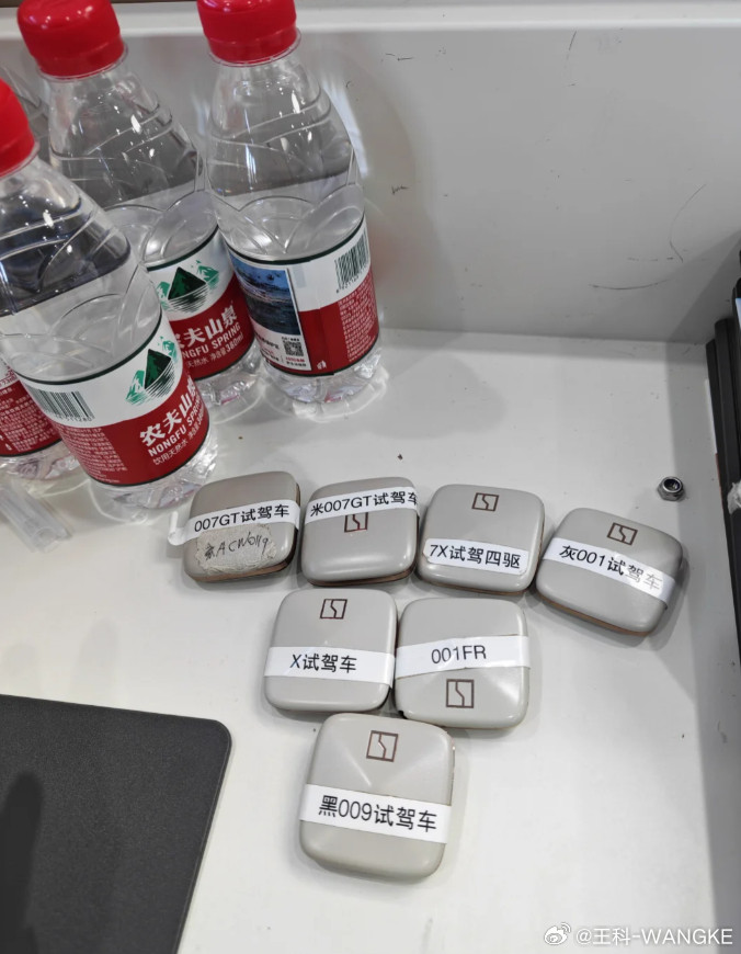 到底开哪辆极氪呢？​​​