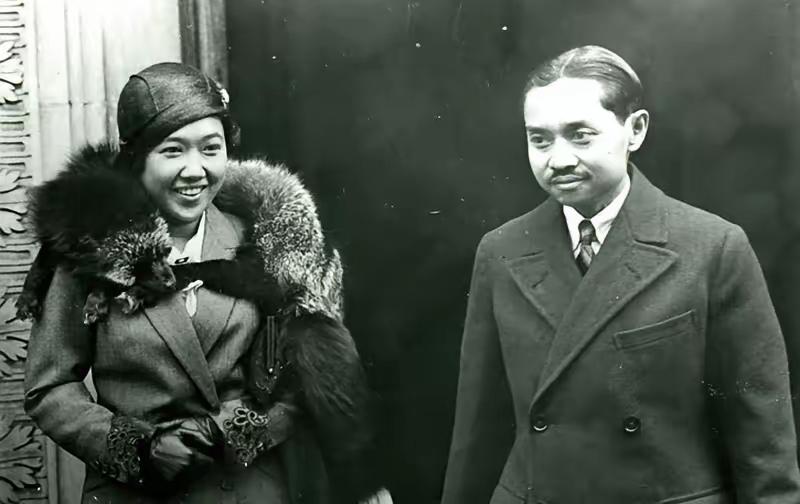 泰国国王拉玛七世的妻子兰潘黛妮王后这份「同富贵更共患难」的品性，在王室女性里堪称