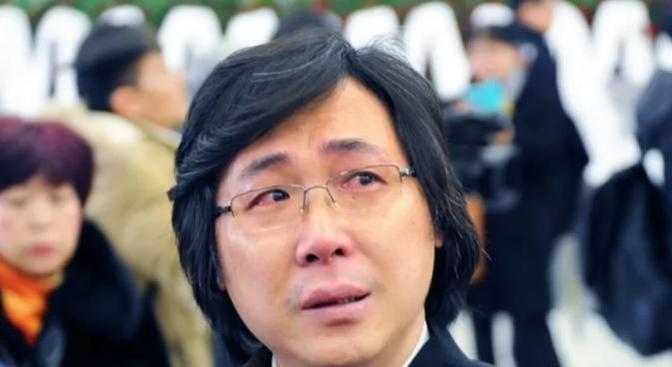 一天，廖昌永对妻子说：“我妈七十多岁了，还有糖尿病，我想接她来一起住，可她是农村