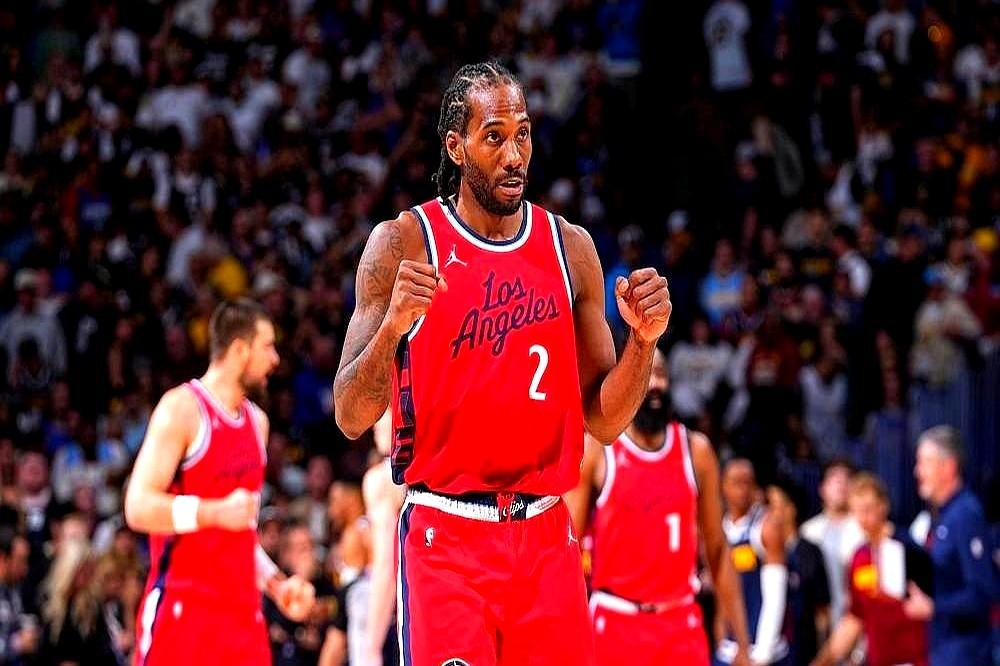 别再吹伦纳德了！快船现在最大的底牌，是对手的核心们在病床上躺成一排。你以为