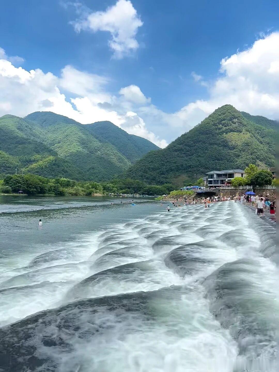 江浙沪免费玩水宝地被我挖到！富阳壶源溪25km清凉嬉水长廊，蚌潭坝、龙鳞坝等