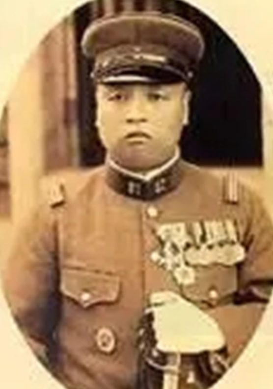 二战后期，日本陆军出了一位最奇葩大将，带领10万日军不打仗，反而热衷于开垦种地，