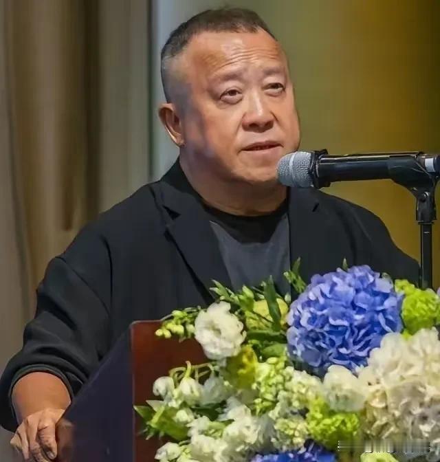 施南生追思会有一个令人印象深刻的细节：曾志伟上台发言，一席话引得在场众人深有共鸣