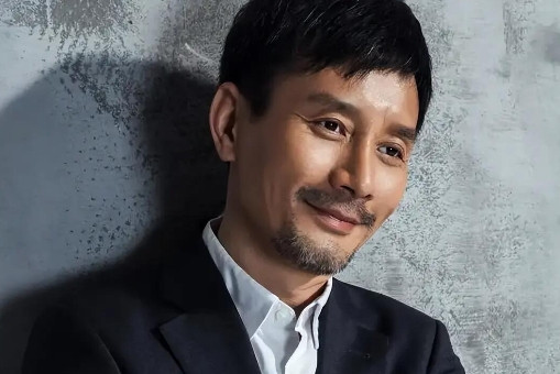 田小洁51岁娶江珊，幸福不怕来晚！家人们，田小洁和江珊这事儿你们知道不？田小