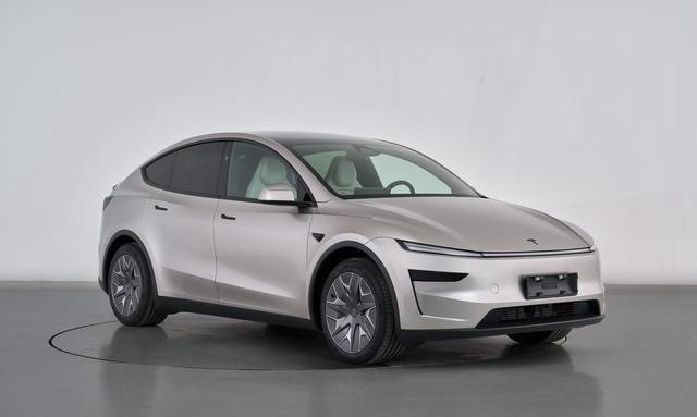 ModelYL马上就要来了，三排六座，侧面造型我觉得是特斯拉SUV里最协调好
