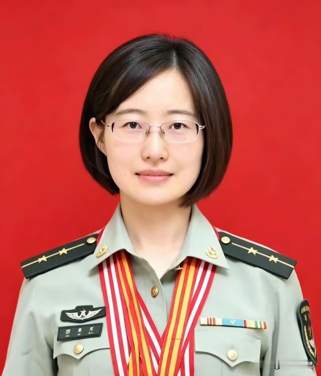 10岁特招入伍！这位海军女少校，靠人脑算力成为军中王牌神算子徐美多，女，汉