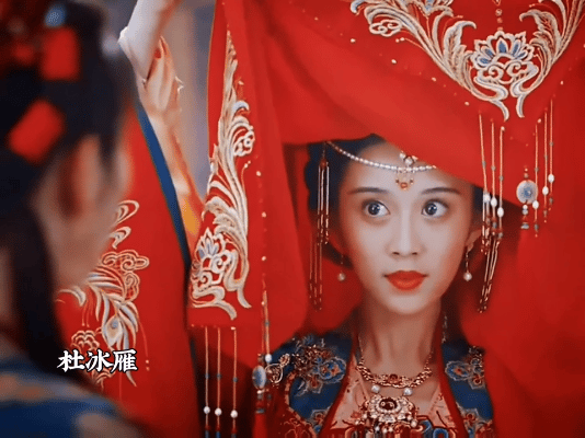 别再让“时代滤镜”背锅了！新旧版角色放一块儿比，那颜值和状态的差异真不是滤镜能盖