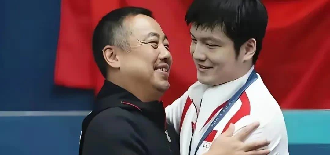 走下神坛的刘国梁，肯定没想到，被迫离开国家队的樊振东，还能有如此多得球迷