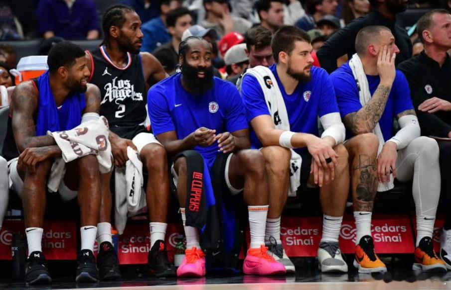 近日，步行者球员祖巴茨参加了节目，谈到了快船用亚历山大换乔治的交易。他说：“我当