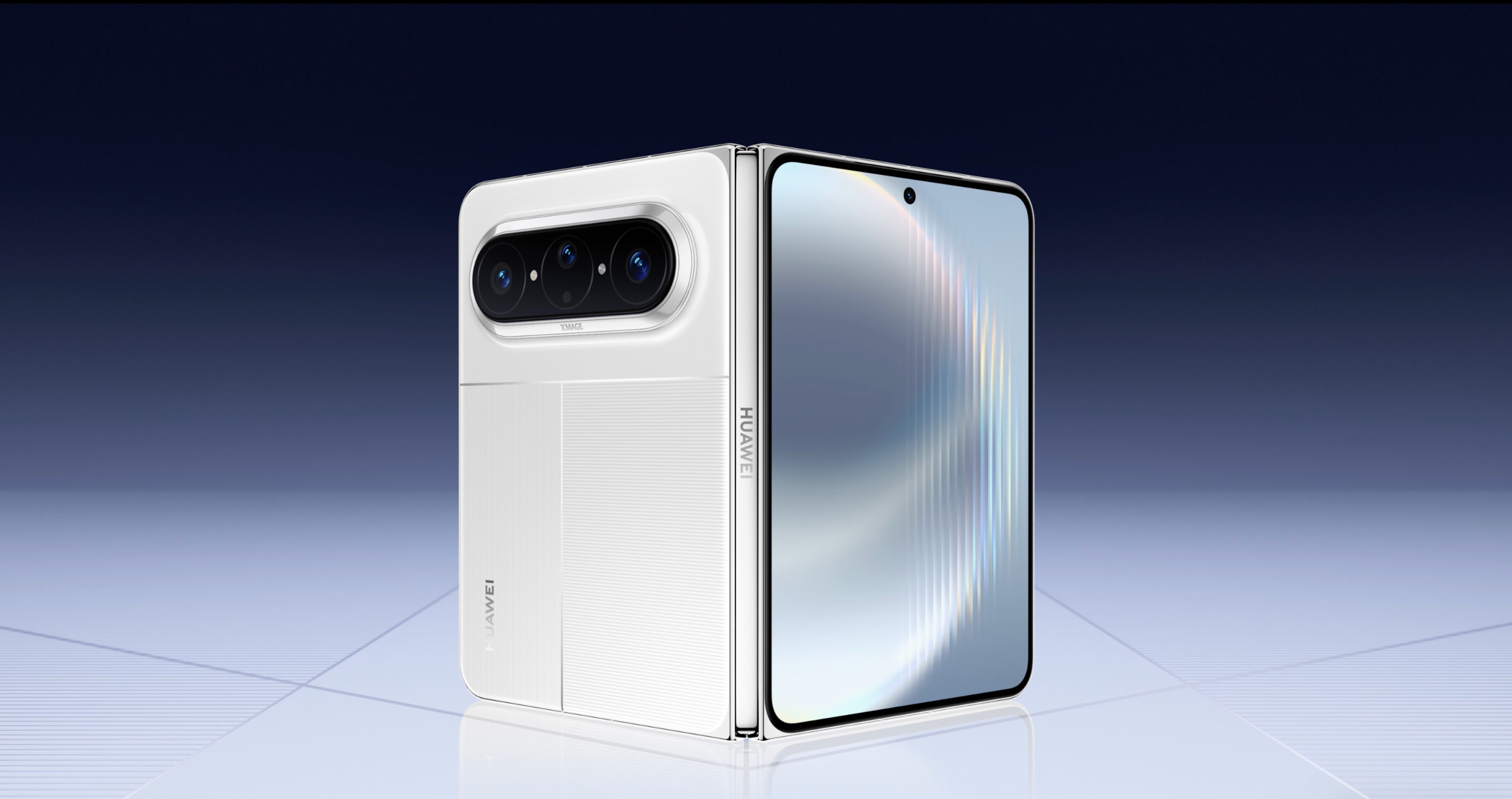 刚摸完PuraXMax，简单说几句。双面阔型屏这设计确实有点东西，展开10.