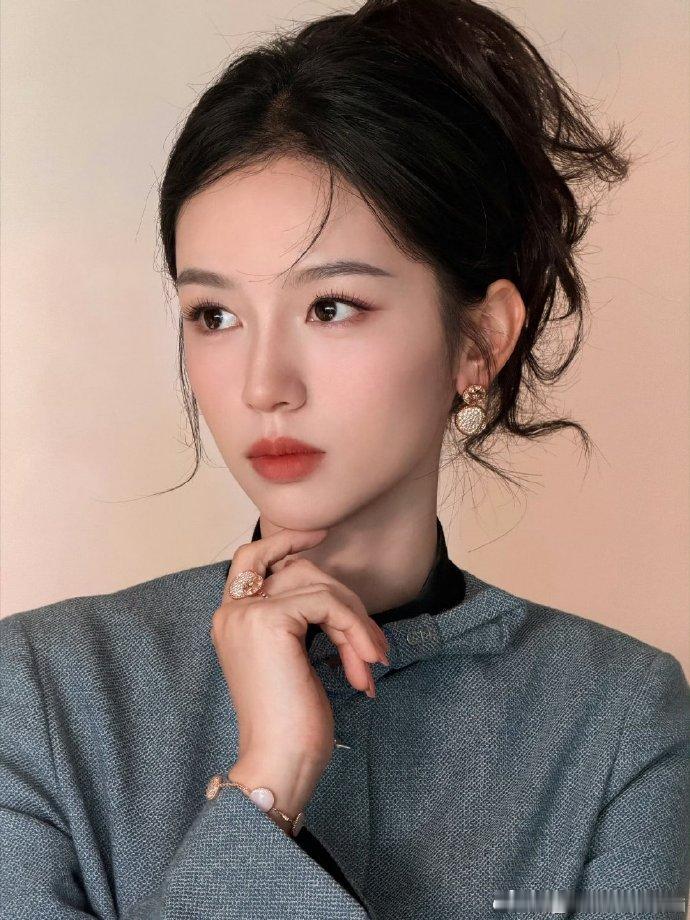 王亚飞给周也化的千金贵女妆周也千金贵女妆周也豪门大小姐王亚飞的妆容创作太有水准