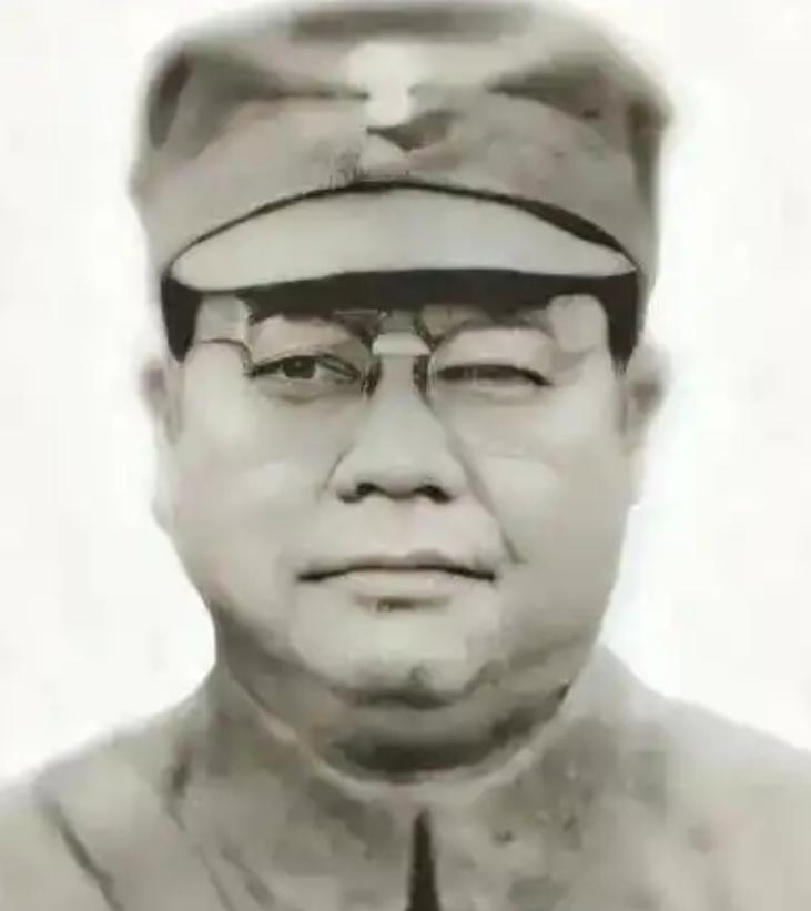 1938年，桂军189师长俘虏了两名日军，看着日军矮小的身材，师长灵机一动，想到