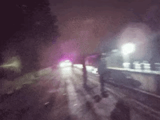 宁波一对夫妻赶海游玩，妻子却突然不见踪影，丈夫多方寻找无果后报警求助，民警搜寻半