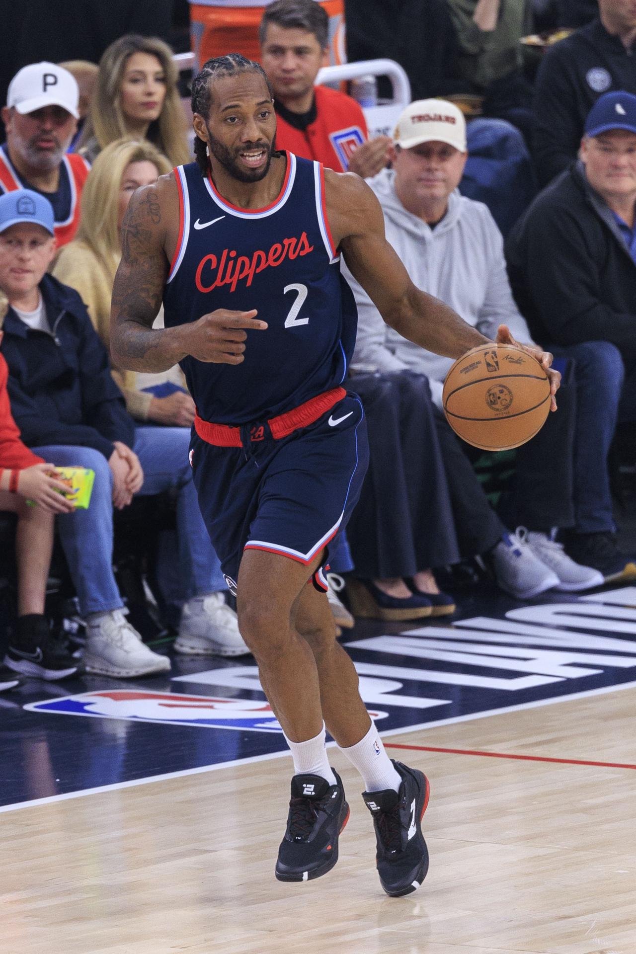 说实话，伦纳德就是伤病多了点，巴特勒的表现和他完全不是一个档次！1，伦纳德—