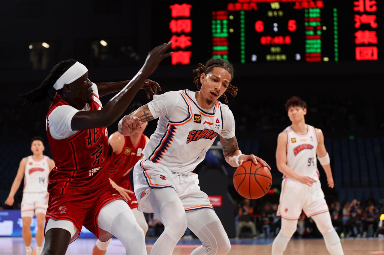 上海队欲残阵掀翻北京队，并斩获新一轮19连胜？就算四大主力缺阵，卢伟他们依旧想要