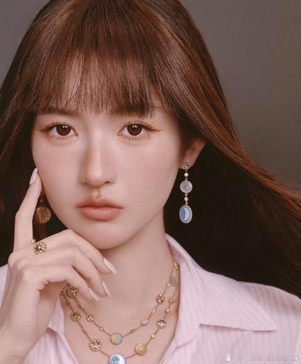 王玉雯这造型，是想成为赵露思吗？