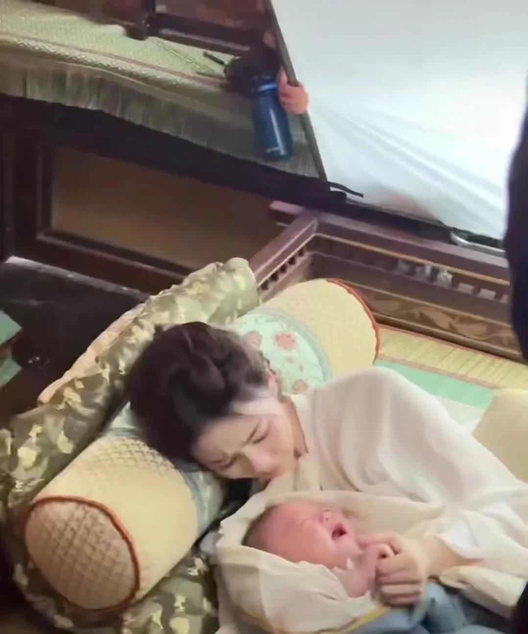 #白鹿那一日九重天的四灵仙尊死了#“吾儿魂不归，满座假慈悲”，白鹿这句台词一出