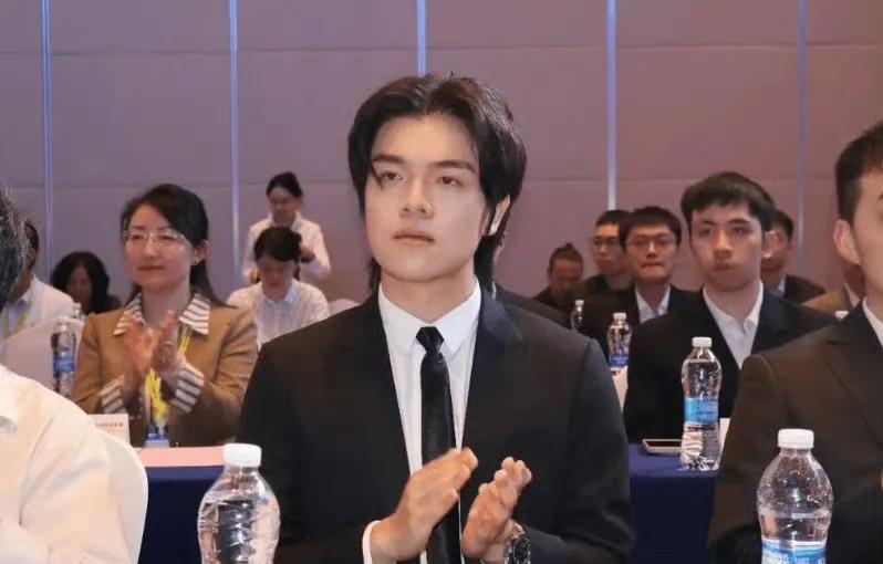 第六届“嵊州杯”中国王中王围棋争霸赛参赛名单公布，卫冕冠军李轩轩豪、棋圣战冠军柯