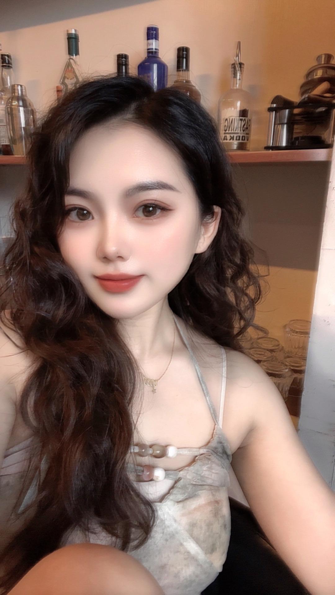 酒是个好东西，李白喝了写诗，武松喝了打虎，我喝了想你