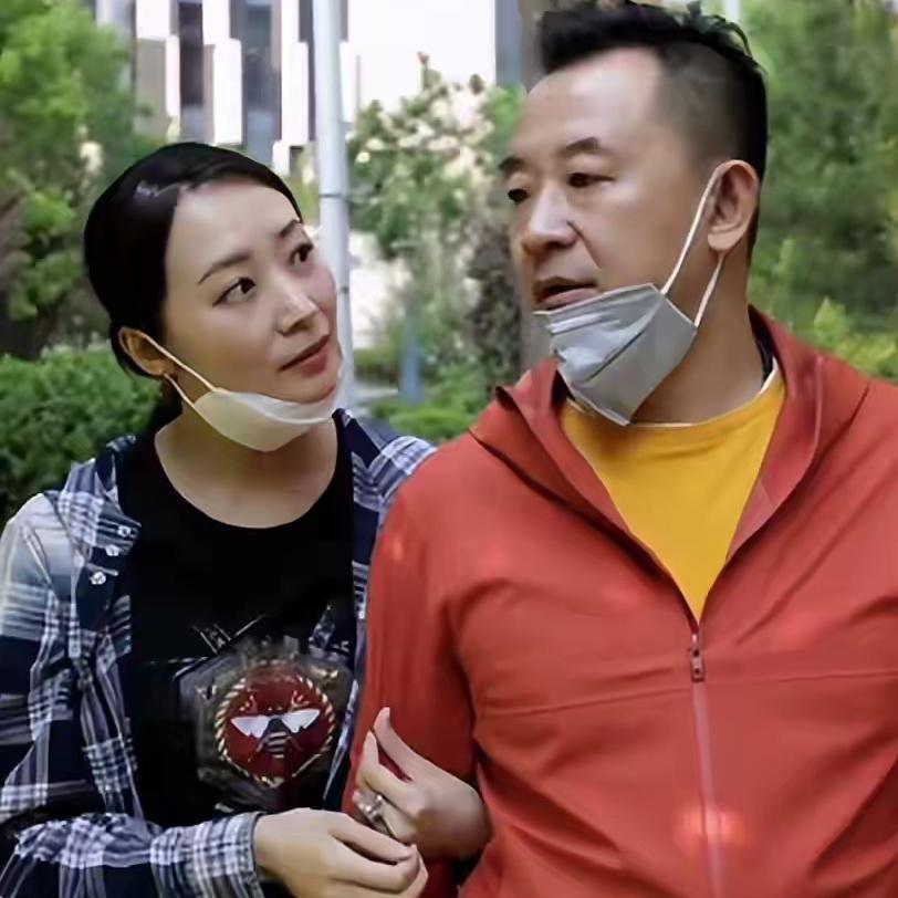 原来她是黄海波的老婆啊，演技真是好，最近热播的《方圆800里》看得真让人揪心，那