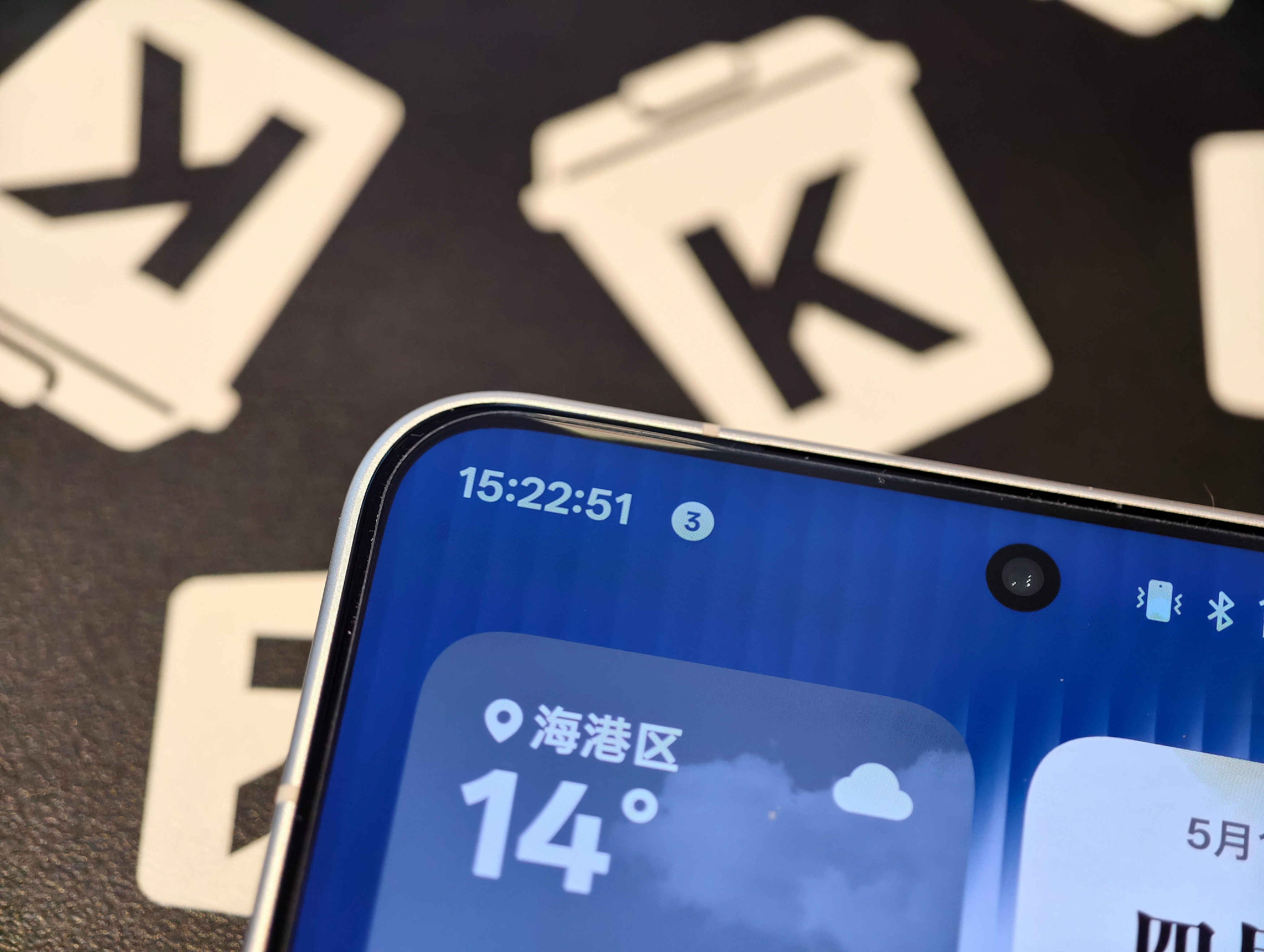 vivo、OPPO手机状态栏可以开启显示秒数，大家可以试一下。实测vivo、O