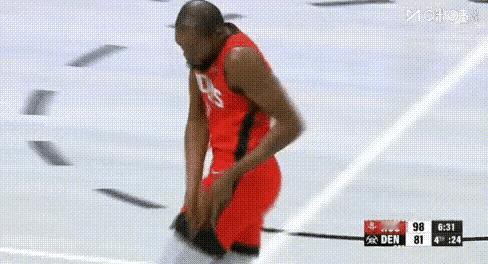 杜兰特：我是老大，带队赢球了。申京：大哥，对不住，我不该自认为是老大的。杜兰