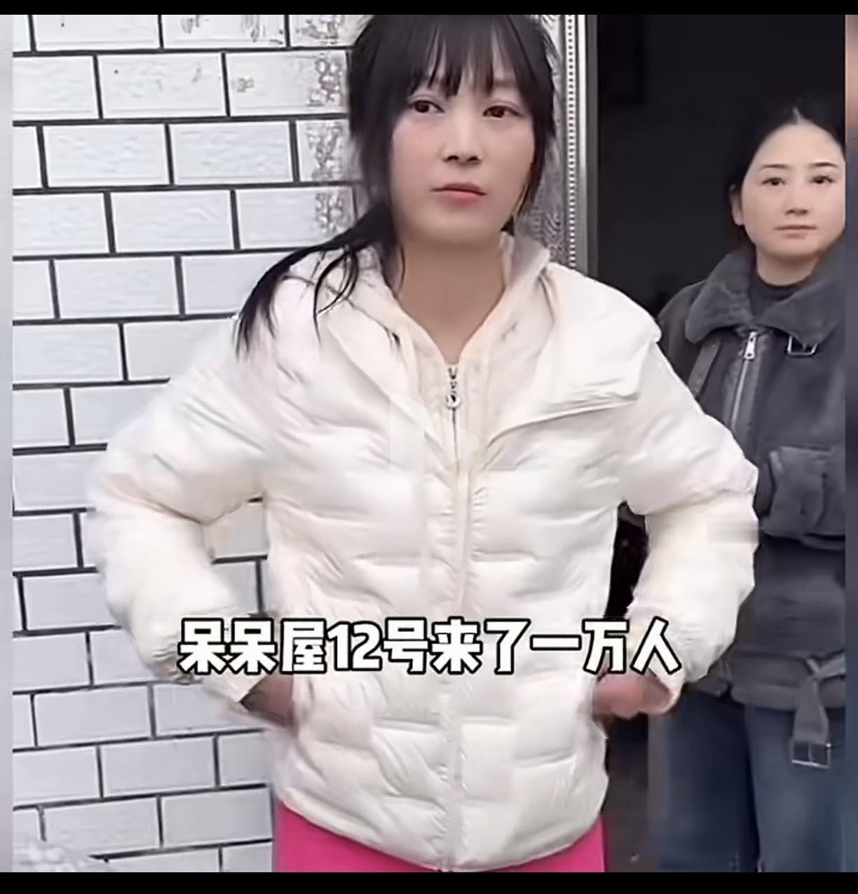 呆呆呀，蒙圈了吧？脑袋瓜子嗡嗡的吧？本来请两个人帮着杀猪，12日