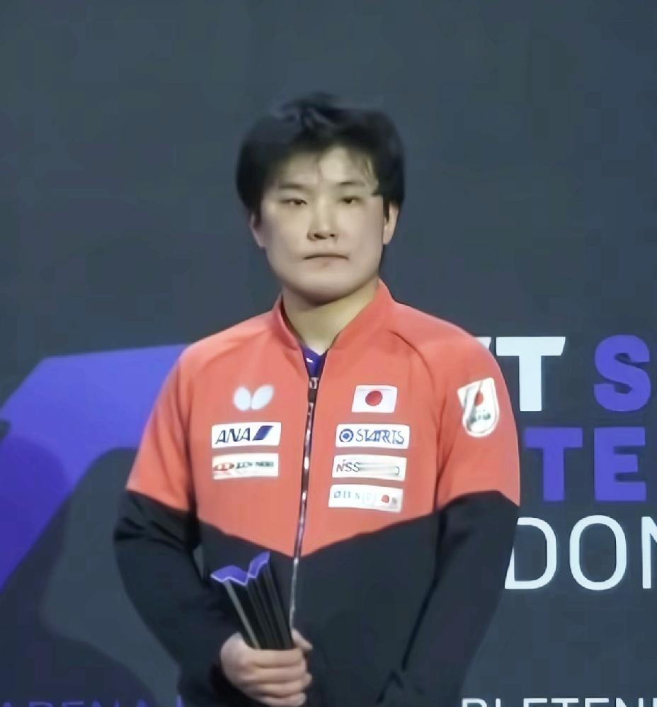 张本智和真是连“装”都懒得“装”了,这次真得是被打懵圈了。2025伦敦星球