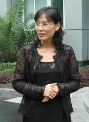 宗庆后家的杜建英，20多年前就在海外设立了至少4个信托，宗庆后临走前还在香港为她