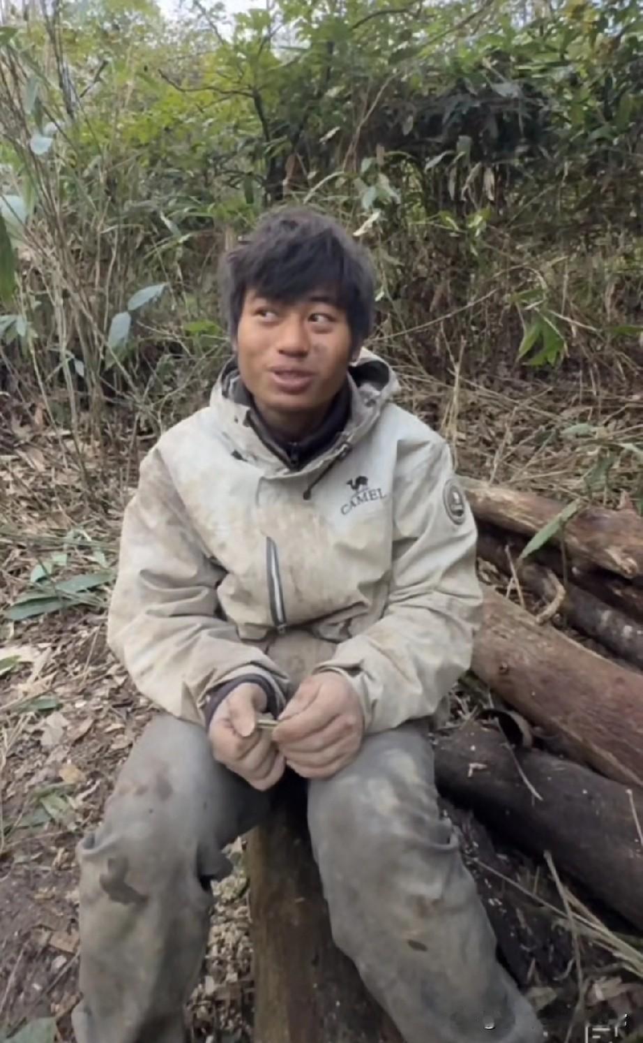 林北荒野地暖+火种续命术，这是要把生存赛玩成王者局啊！在深山里看到林北这波