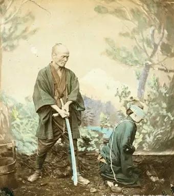 我们为什么要永远提防日本？首先，日本人都属于大和民族，这个民族的特点就是始终不满