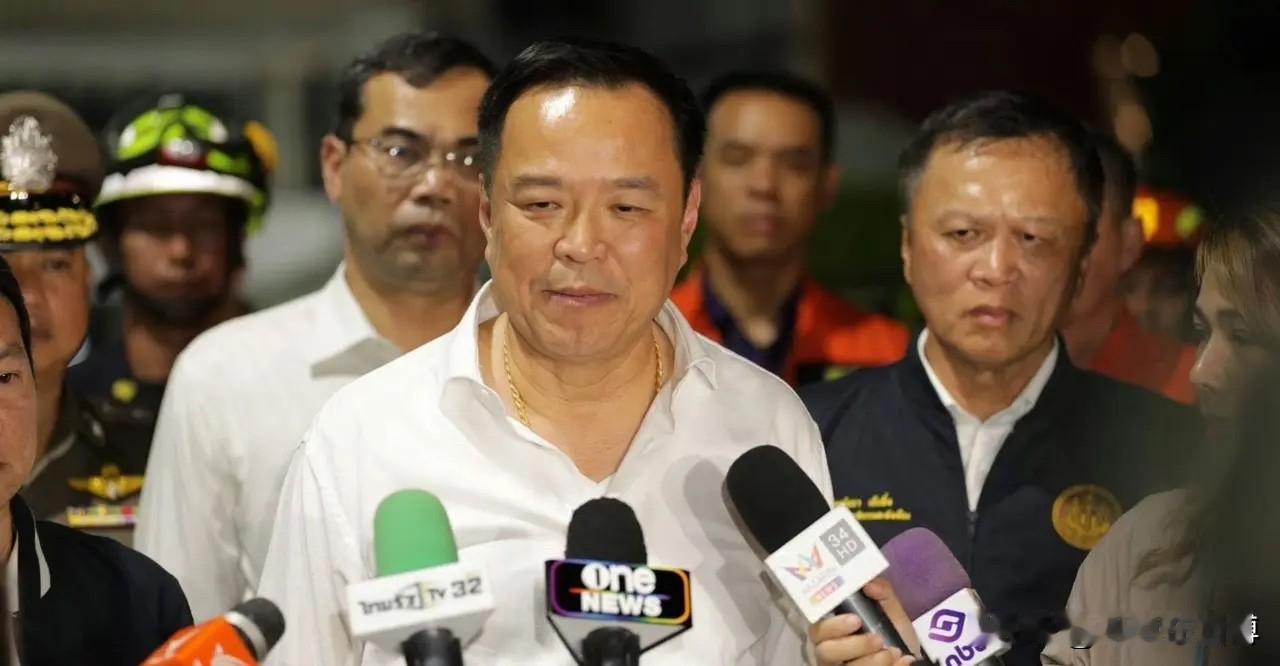 佩通坦估计做梦都没想到，阿努廷任泰国新总理后，在中方国庆节来临之际，公开场合给中