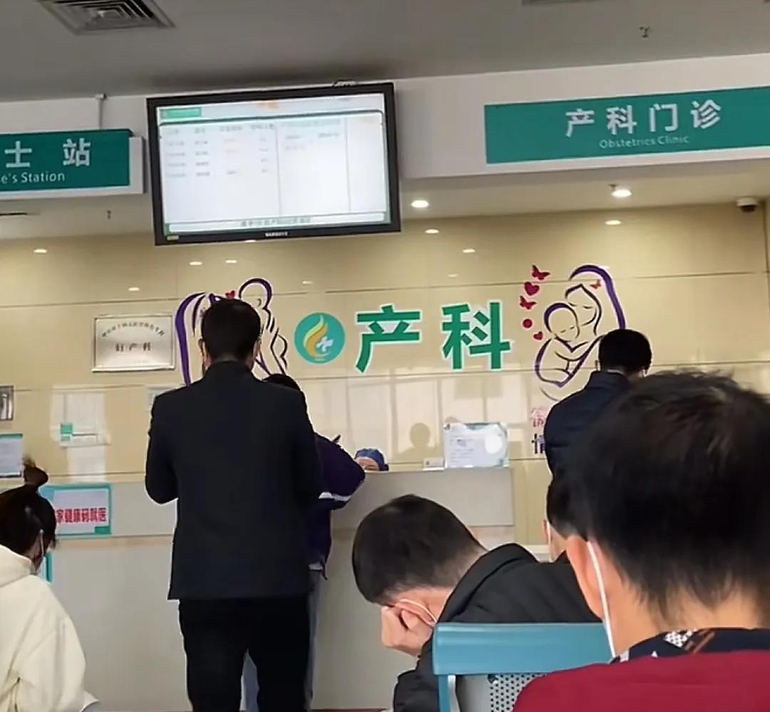 以前3次流产把婆婆吓到了。婆婆陪着孕检，我说错话了，当时看到婆婆脸色立马就拉下