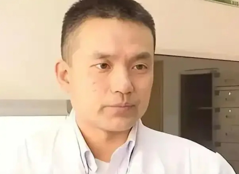 万万没想到他曾是省级公医的原院长的得意女婿，三个月就闪婚的，婚后原来是过得滋润挺