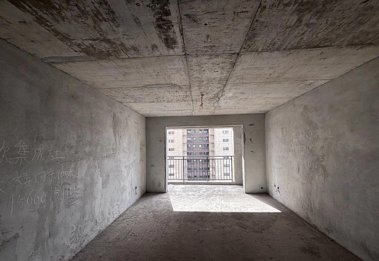 国家定调了，今后层高最低3米啦，2点65米至2点75米的房子三十年后全淘汰啦。住